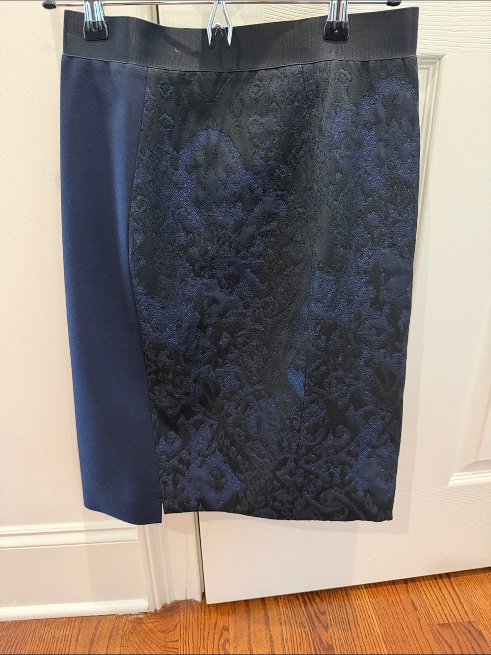 Elie Tahari Navy and Black Brocade Panel Pencil Skirt